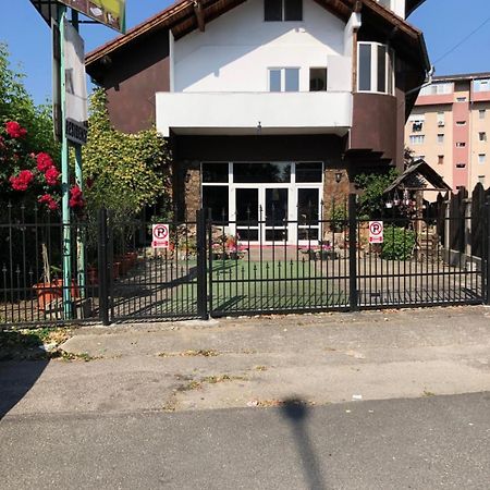 Pensiunea Residence Râmnicu Vâlcea Exterior foto